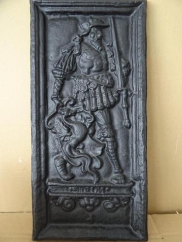18e eeuw antieke haardplaat Sint Joris en de draak 25x52cm beschikbaar voor biedingen