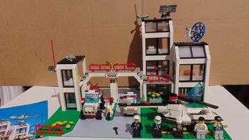 Lego 6398 Hoofdkwartier , Police Central Precinct HQ beschikbaar voor biedingen