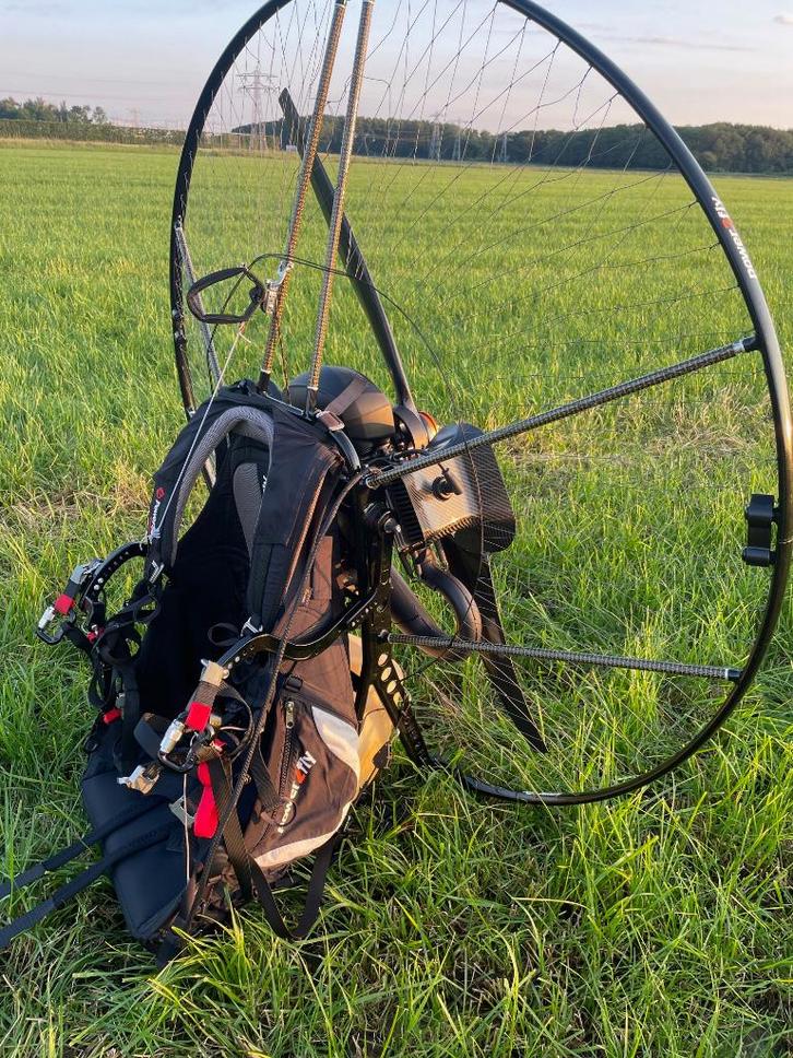 Paramotor Moster 185 (Power2Fly), Sport en Fitness, Zweefvliegen en Paragliding, Gebruikt, Paramotor, Ophalen