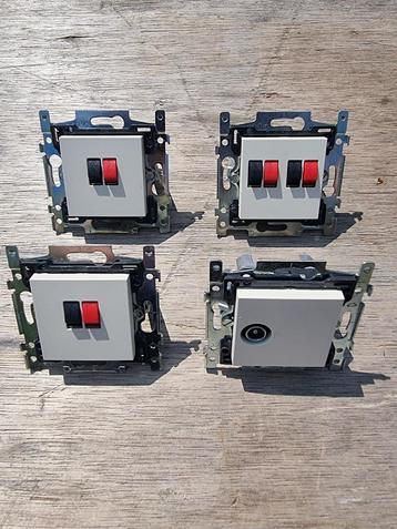 Niko inbouwmodules – 4 stuks (audio, coax, creme, nieuw) beschikbaar voor biedingen