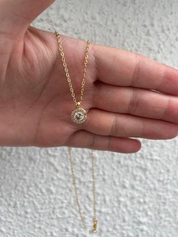 Ketting goudkleurig beschikbaar voor biedingen