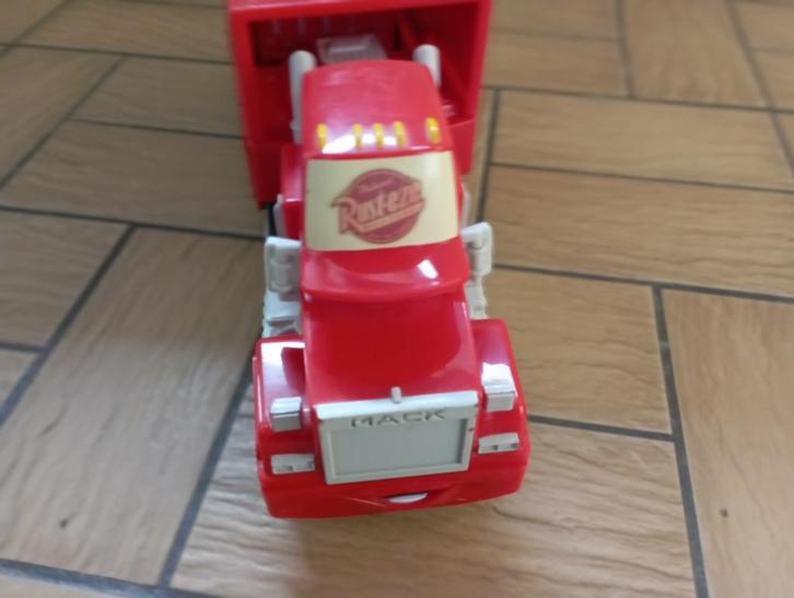 vrachtwagen van CARS 41 cm lang !!, Kinderen en Baby's, Speelgoed |Speelgoedvoertuigen, Zo goed als nieuw, Ophalen of Verzenden