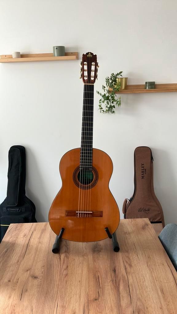 Guitare  classique takeharu, Musique & Instruments, Instruments à corde | Guitares | Acoustiques, Comme neuf, Enlèvement