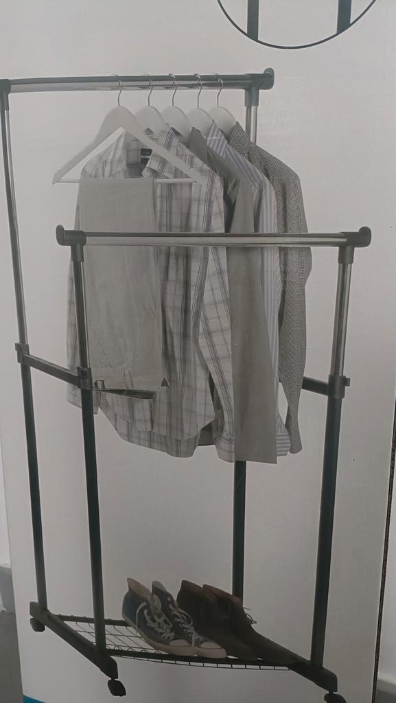 NIEUW - Dubbel kledingrek op wielen met schoenrek, Kleding | Dames, Kledingrekken, Nieuw, Ophalen