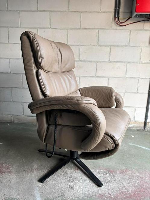 Elektrische relax op draaivoet 4 mot. Leder, merk: HIMOLLA, Huis en Inrichting, Fauteuils, Zo goed als nieuw, Leer, Ophalen of Verzenden
