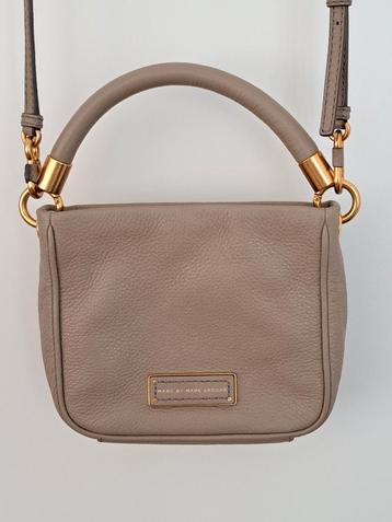 Sac à main taupe de Marc Jacobs  disponible aux enchères