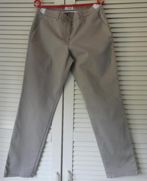 Brax lichtgrijs-beige broek, Kleding | Dames, Broeken en Pantalons, Gedragen, Maat 42/44 (L), Beige, Ophalen of Verzenden