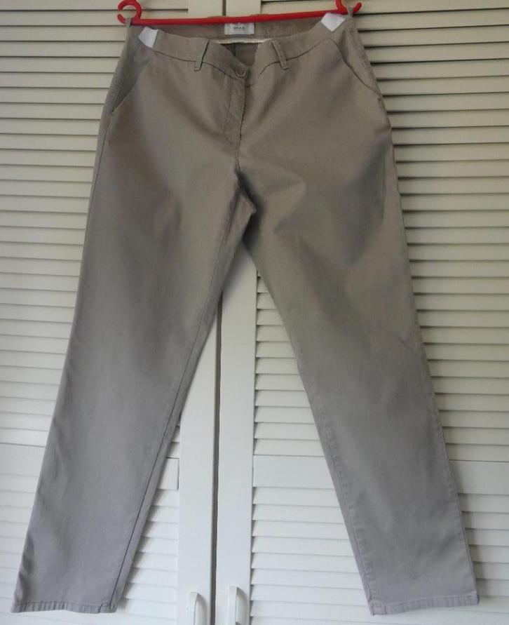 Brax lichtgrijs-beige broek, Kleding | Dames, Broeken en Pantalons, Gedragen, Maat 42/44 (L), Beige, Ophalen of Verzenden