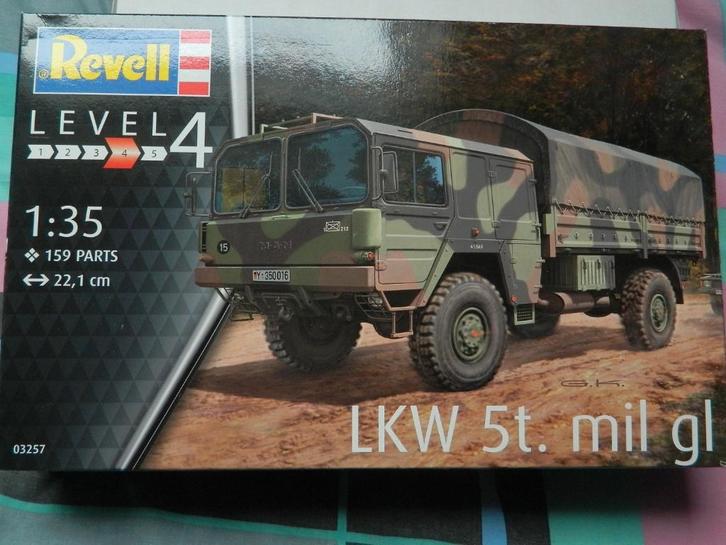 1/35 Revell 5 ton, Hobby & Loisirs créatifs, Modélisme | Voitures & Véhicules, Comme neuf, Camion, Plus grand que 1:32, Revell
