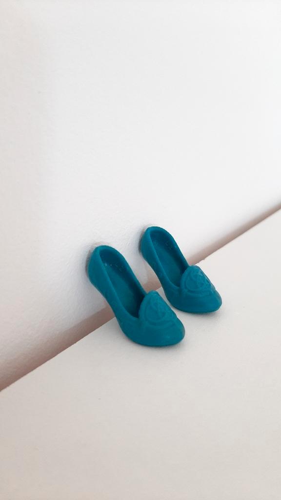 Disney Barbiepop Merida schoenen, Verzamelen, Poppen, Zo goed als nieuw, Accessoires, Ophalen