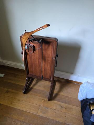 Broekenpers beschikbaar voor biedingen