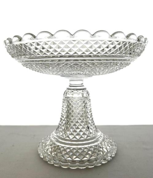 Baccarat schaal op voet loodhoudend glas, Antiek en Kunst, Antiek | Glaswerk en Kristal, Ophalen of Verzenden