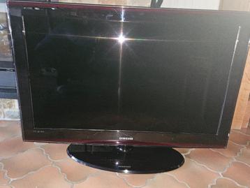 Samsung televisie van 102 cm beschikbaar voor biedingen
