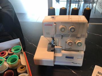 Lock machine Janome type 204D, Hobby en Vrije tijd, Ophalen, Zo goed als nieuw, Janome