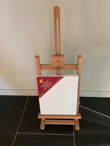 Tekenezel met schilderdoeken beschikbaar voor biedingen
