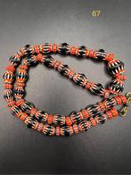 chevron beads necklace Black, Bijoux, Sacs & Beauté, Colliers, Comme neuf, Noir, Autres matériaux, Enlèvement ou Envoi