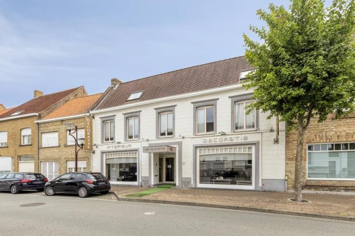 Handelspand met woning en garages, Immo, Huizen en Appartementen te koop, Provincie West-Vlaanderen, 1000 tot 1500 m², Woning met bedrijfsruimte