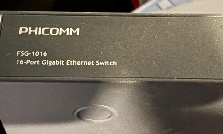 phicomm 16 port gigabit ethernet switch, Computers en Software, Netwerk switches, Gebruikt, Ophalen