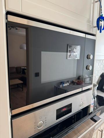 Micro-ondes bosch encastrable 38cm 1 mois seulement, Elektronische apparatuur, Microgolfovens, Ophalen, Zo goed als nieuw, Microgolfoven