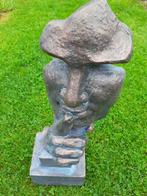 Grande statue en résine patinée bronze de qualité (le chut), Enlèvement, Neuf