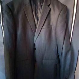 Zwarte jas + broek met lichtgrijze strepen. 🤵, Kleding | Heren, Kostuums en vesten, Zo goed als nieuw, Maat 52/54 (L), Zwart