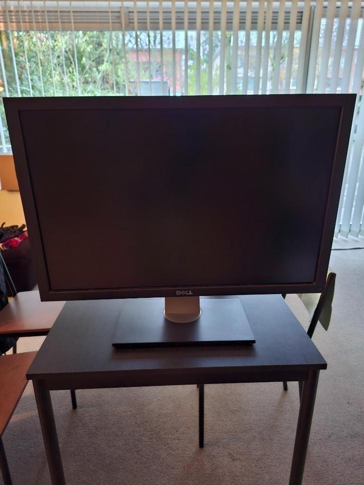 Dell UltraSharp U3011, Computers en Software, Monitoren, Gebruikt, 60 Hz of minder, DisplayPort, DVI, HDMI, VGA, In hoogte verstelbaar