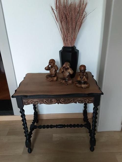 Bijzettafeltje met houtsnijwerk, Antiek en Kunst, Antiek | Meubels | Tafels, Ophalen