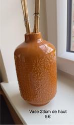 Vase couleur marron, Ophalen