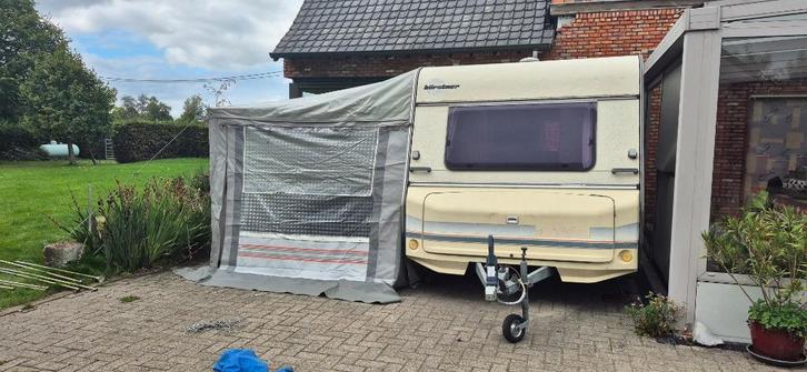 Caravan  Burstner, Caravans en Kamperen, Caravans, Particulier, tot en met 2, 750 - 1000 kg, Bürstner, Vast bed, 5 tot 6 meter
