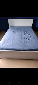 Bed 2m X 1.4m, Huis en Inrichting, Slaapkamer | Waterbedden, Ophalen, Gebruikt