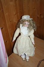 Pop met poppenstandaard, Verzamelen, Poppen, Verzenden, Gebruikt, Pop