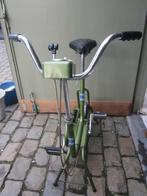 Vélo d'appartement vintage couleur vert années 70, Vélos & Vélomoteurs, Vélos | Ancêtres & Oldtimers, Enlèvement, Années 50