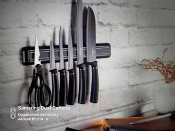 Messenset in handtas beschikbaar voor biedingen