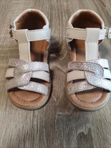 Baby sandalen - maat 21 beschikbaar voor biedingen