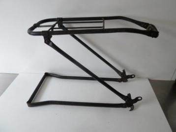 antieke fiets FIETSSTOELTJE met Staander pakdrager oldtimer beschikbaar voor biedingen