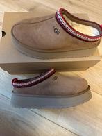 UGG Tazz - Nieuw Beige 41, Beige, Nieuw, Ophalen of Verzenden, Pantoffels of Sloffen
