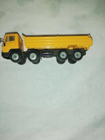 Camion Mercedes Benz  à benne basculante marque SIKU beschikbaar voor biedingen