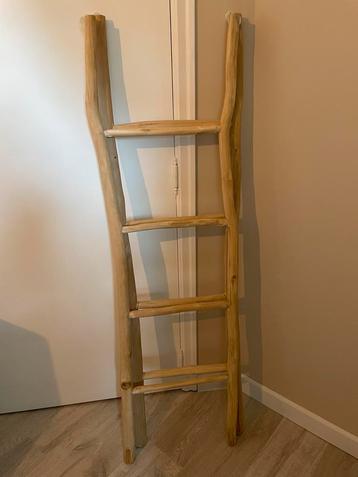 2 decoratieve ladders - prijs is voor 2 !! beschikbaar voor biedingen