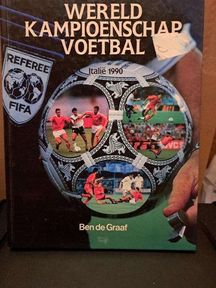 Wereldkampioenschap voetbal - Italie 1990, Boeken, Sportboeken, Zo goed als nieuw, Balsport, Ophalen of Verzenden