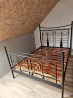 Metalen bed inclusief 2 lattenbodems  (140cm), Huis en Inrichting, Slaapkamer | Bedden, Ophalen, Zo goed als nieuw