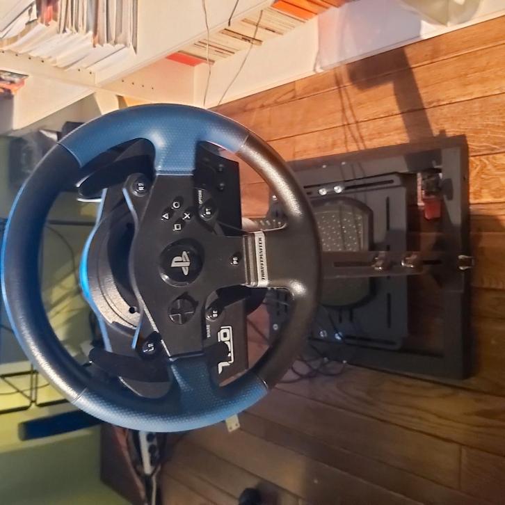 Trustmaster T150 racing wheel + Next Level Wheel stand, Games en Spelcomputers, Spelcomputers | Overige, Zo goed als nieuw, Ophalen