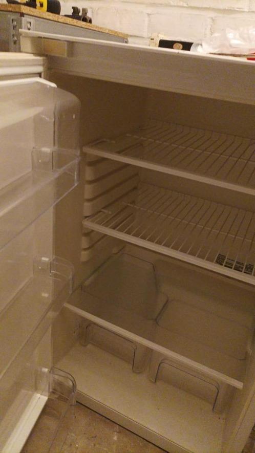 ② Petit frigo encastrable — Réfrigérateurs & Frigos — 2ememain