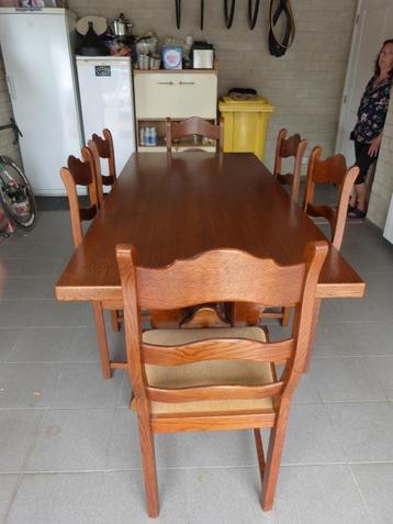 TE KOOP EETTAFEL beschikbaar voor biedingen