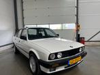 BMW e30 320i automaat 3-serie, Auto's, BMW, Automaat, Achterwielaandrijving, Elektrische buitenspiegels, Wit