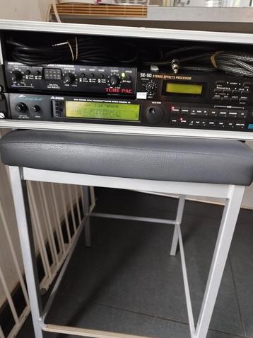 Alesis quadraverb2  avec programme son des shadows  beschikbaar voor biedingen