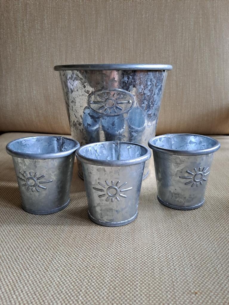 Serie Cache-pot 'zonnetje' in gegalvaniseerd staal, Huis en Inrichting, Kamerplanten, Overige soorten, Ophalen