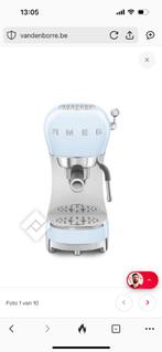 SMEG koffiemachine ECF02PBEU in licht blauw, Elektronische apparatuur, Koffiezetapparaten, Ophalen, 4 tot 10 kopjes, Gemalen koffie