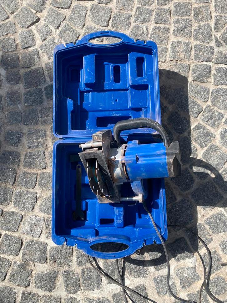 Te huur: Sleuvenslijper voor leidingen in muur, Doe-het-zelf en Bouw, Gereedschap | Freesmachines, Zo goed als nieuw, Ophalen