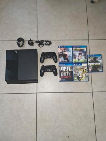 Playstation 4 met 2 Controllers en 5 games beschikbaar voor biedingen