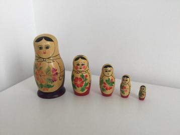 Set van 5 Matryoshka beschikbaar voor biedingen